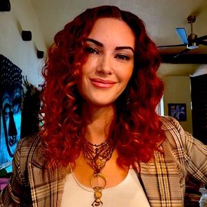 Meet your Posher, Kelly